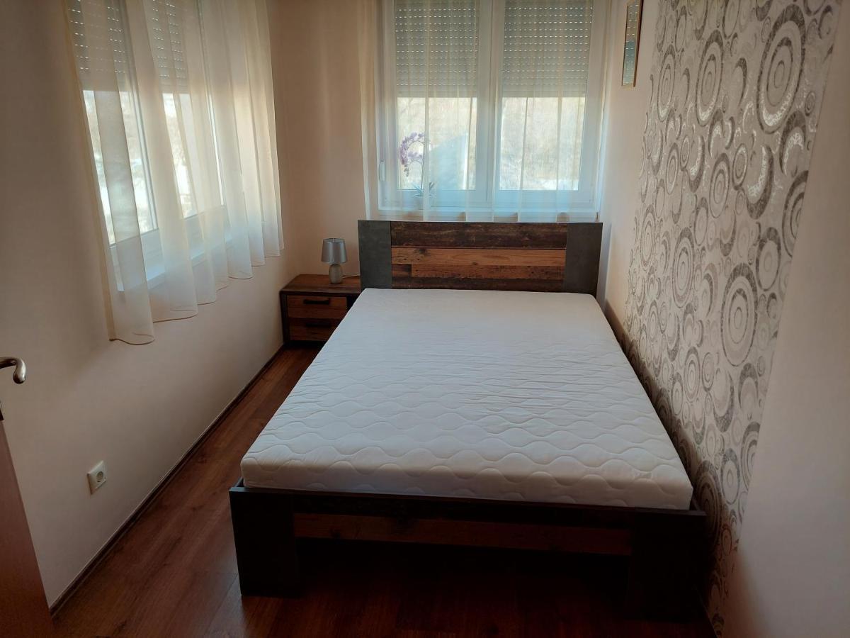 Samuci Apartman Hajdúszoboszló Buitenkant foto