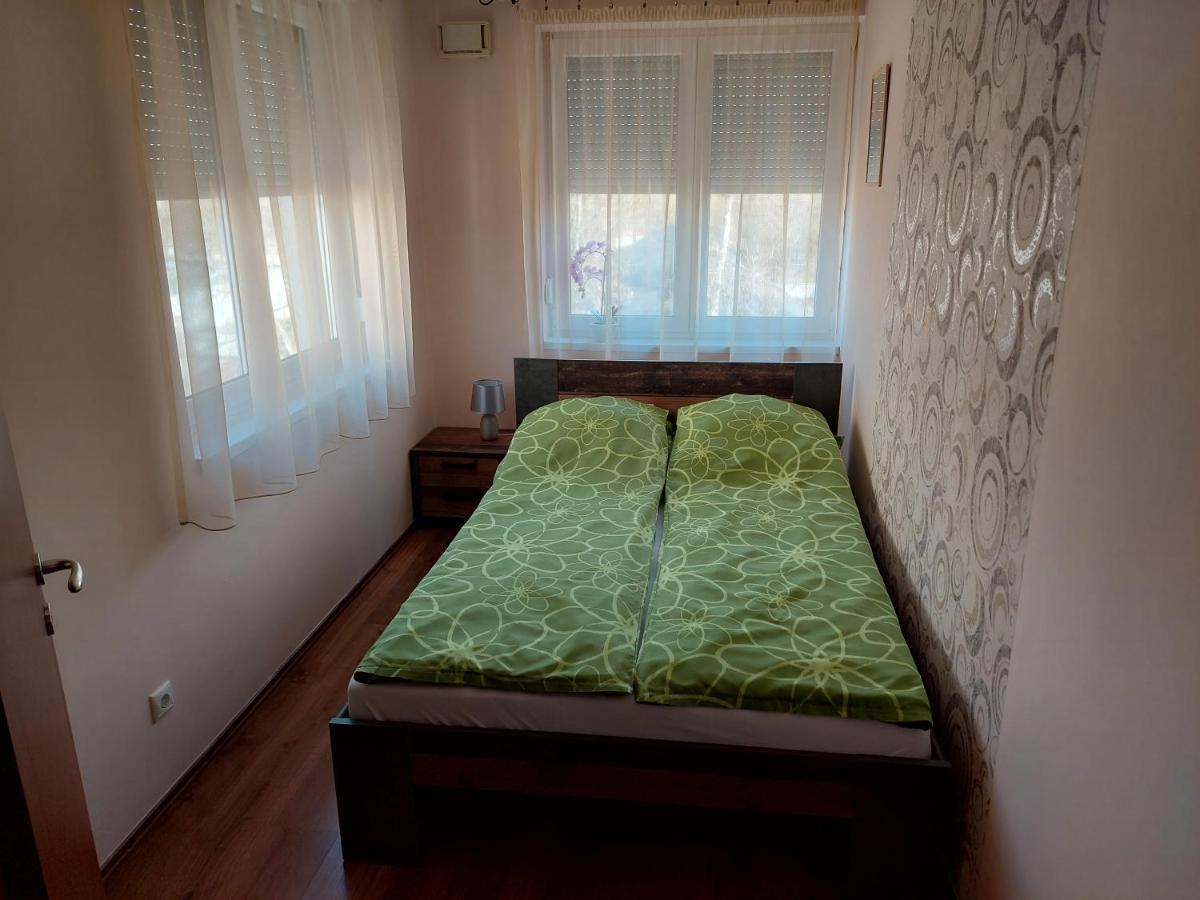 Samuci Apartman Hajdúszoboszló Buitenkant foto
