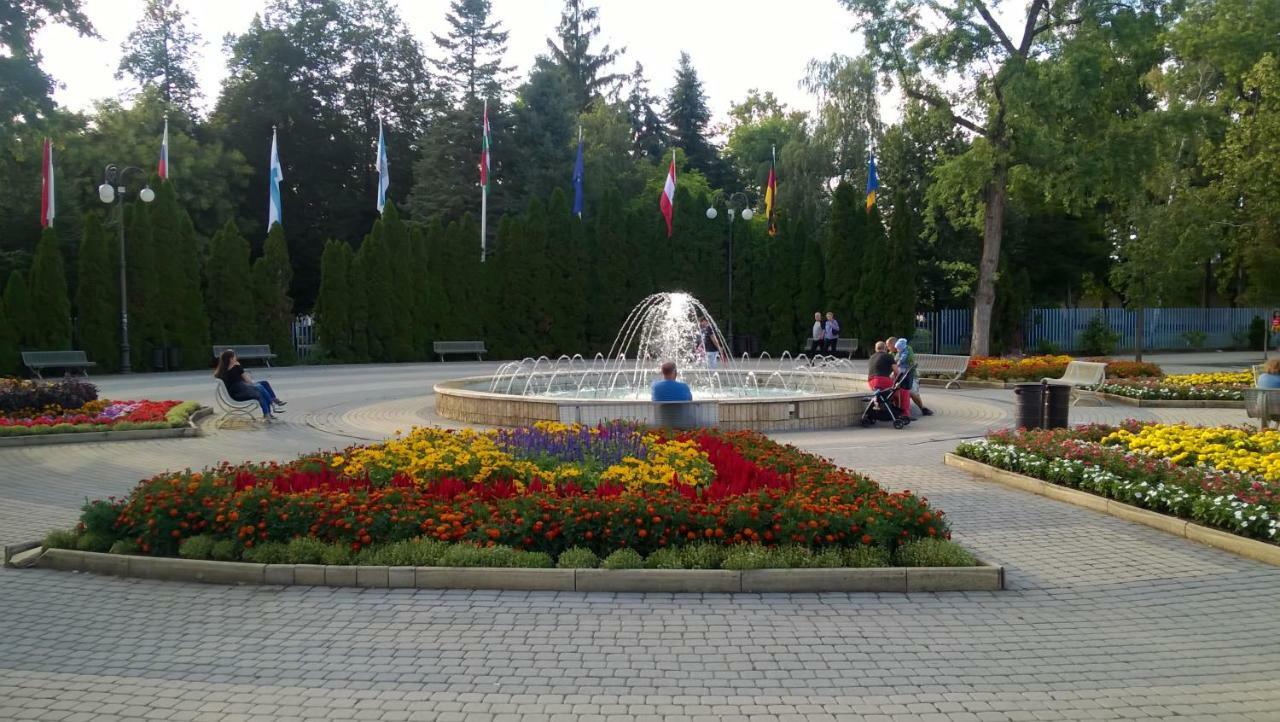 Samuci Apartman Hajdúszoboszló Buitenkant foto