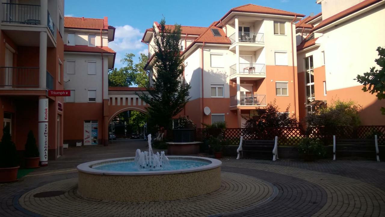Samuci Apartman Hajdúszoboszló Buitenkant foto